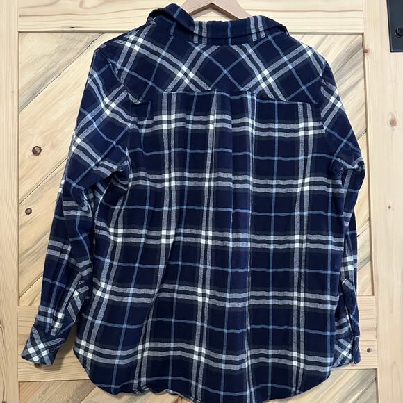 Large Soft Plaid Long Sleeve button up - Picture 2 of 5